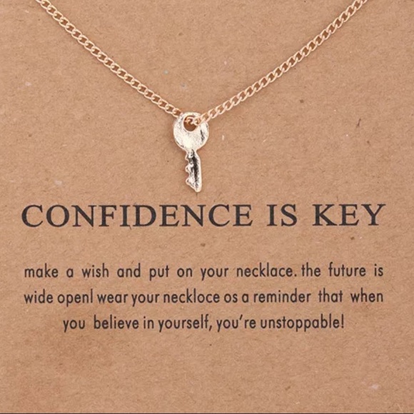 Jewelry - Dainty key necklace NWOT